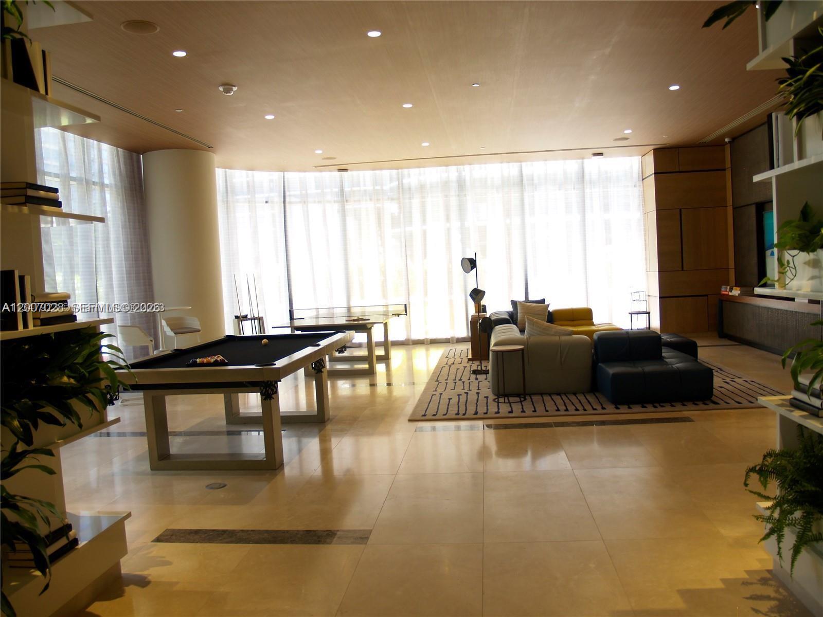 image Brickell Heights West24