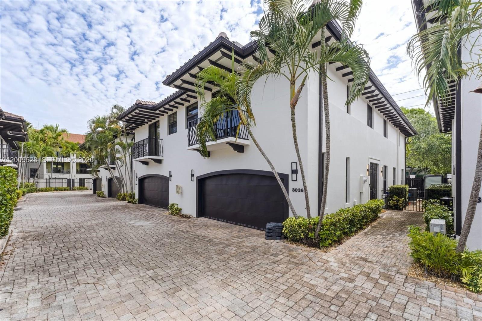 3036 Mcdonald St Miami, FL 33133