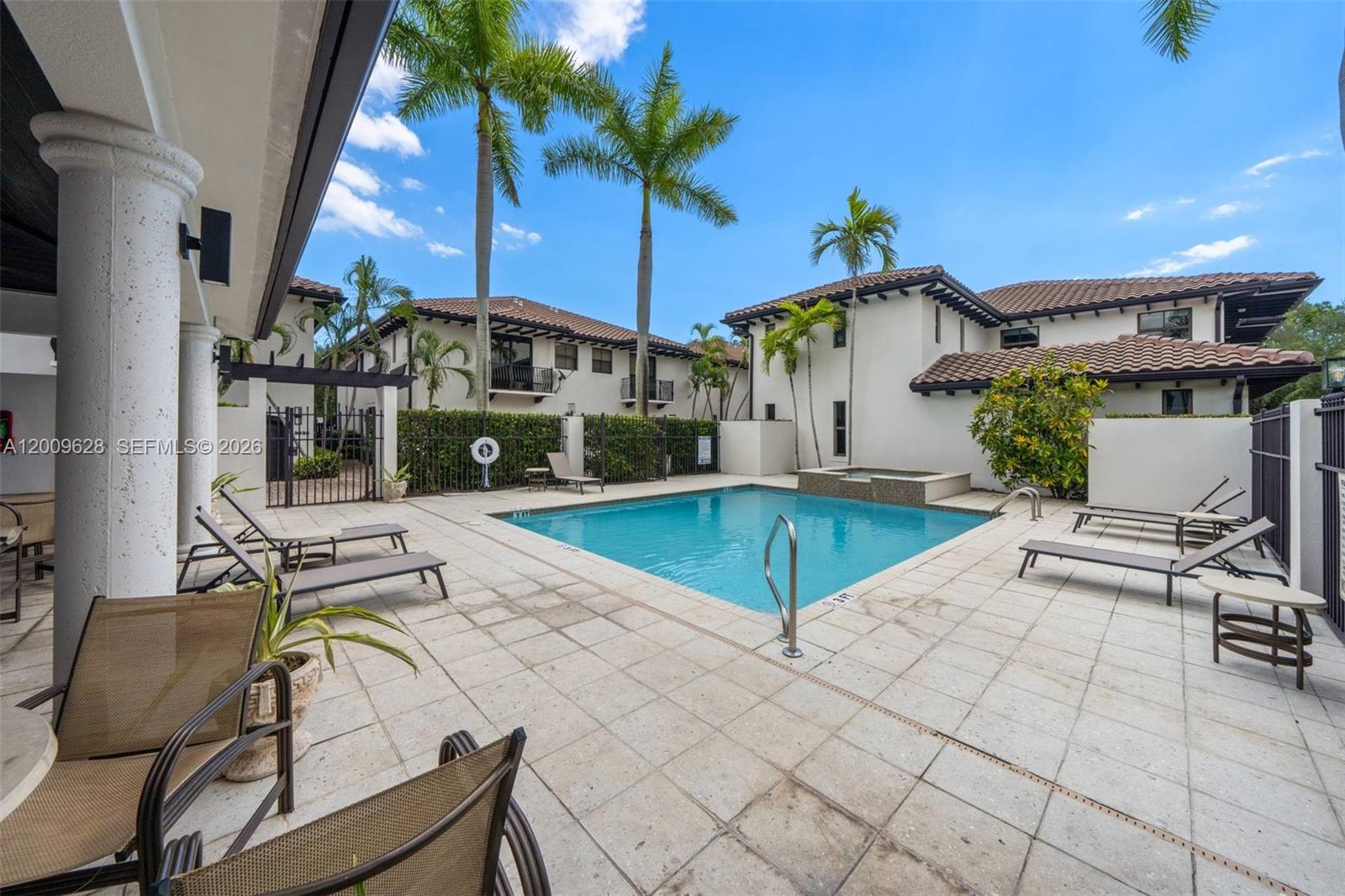 3036 Mcdonald St Miami, FL 33133