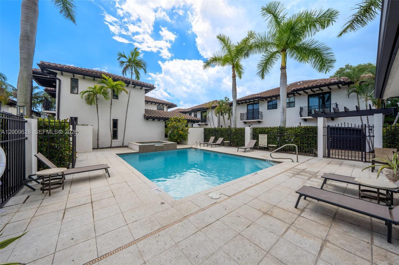3036 Mcdonald St Miami, FL 33133