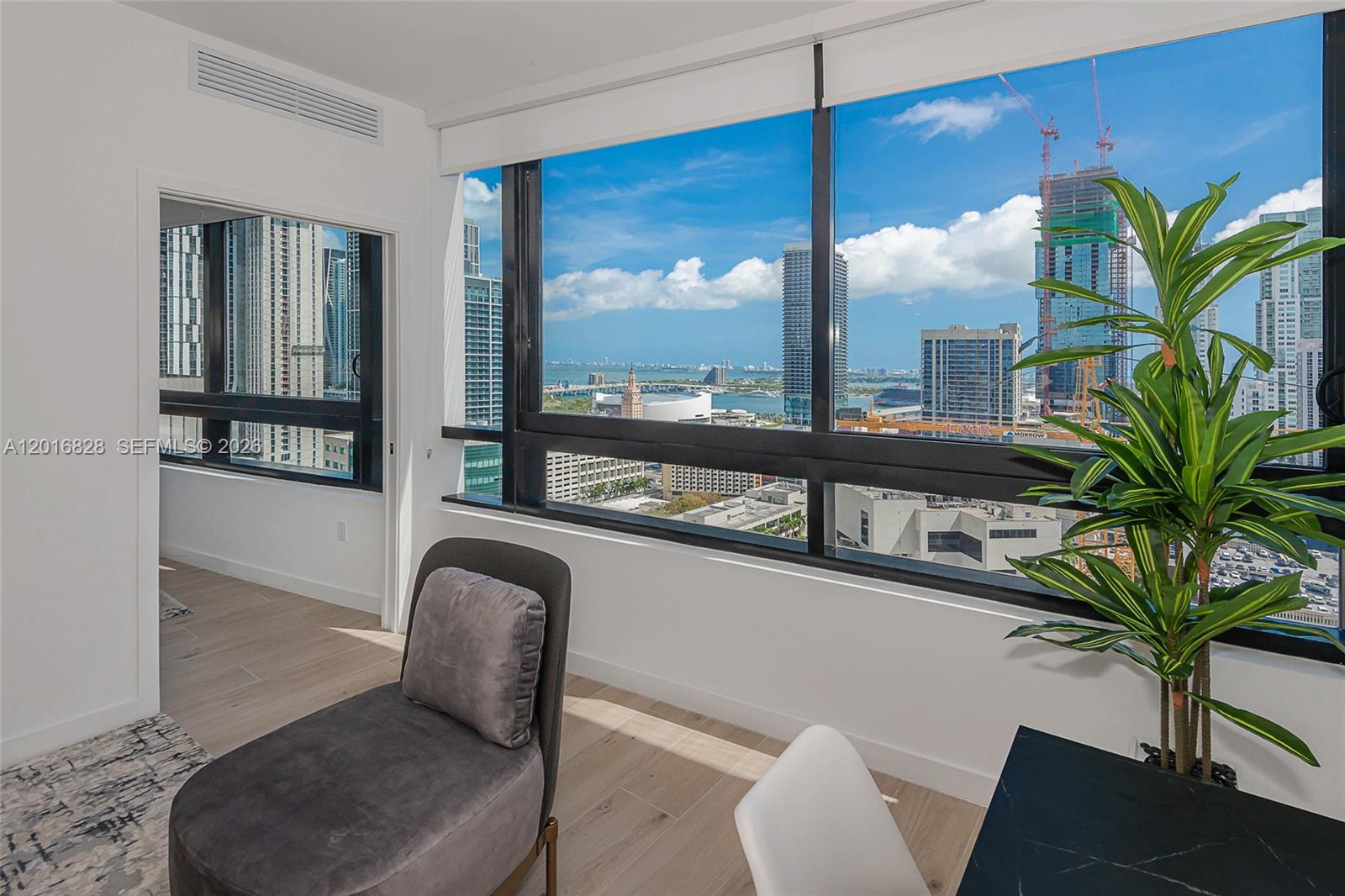 225 N Miami Ave #2801 Miami, FL 33128