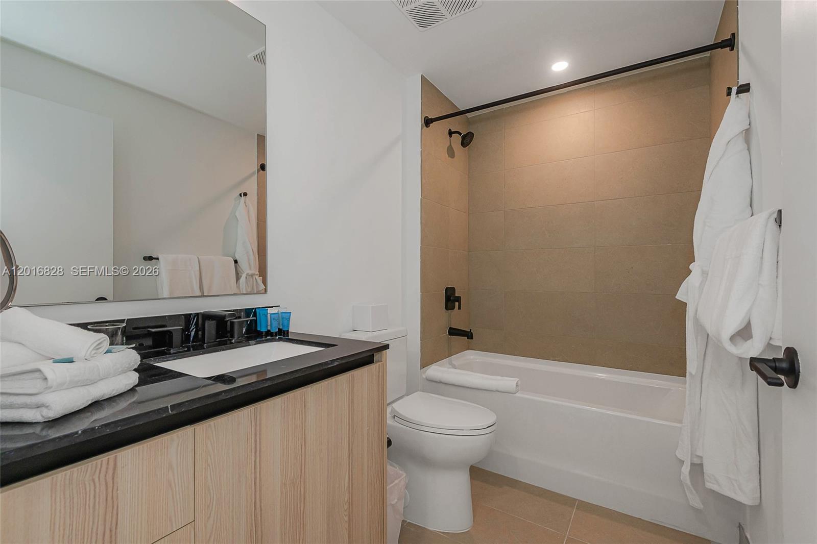 225 N Miami Ave #2801 Miami, FL 33128