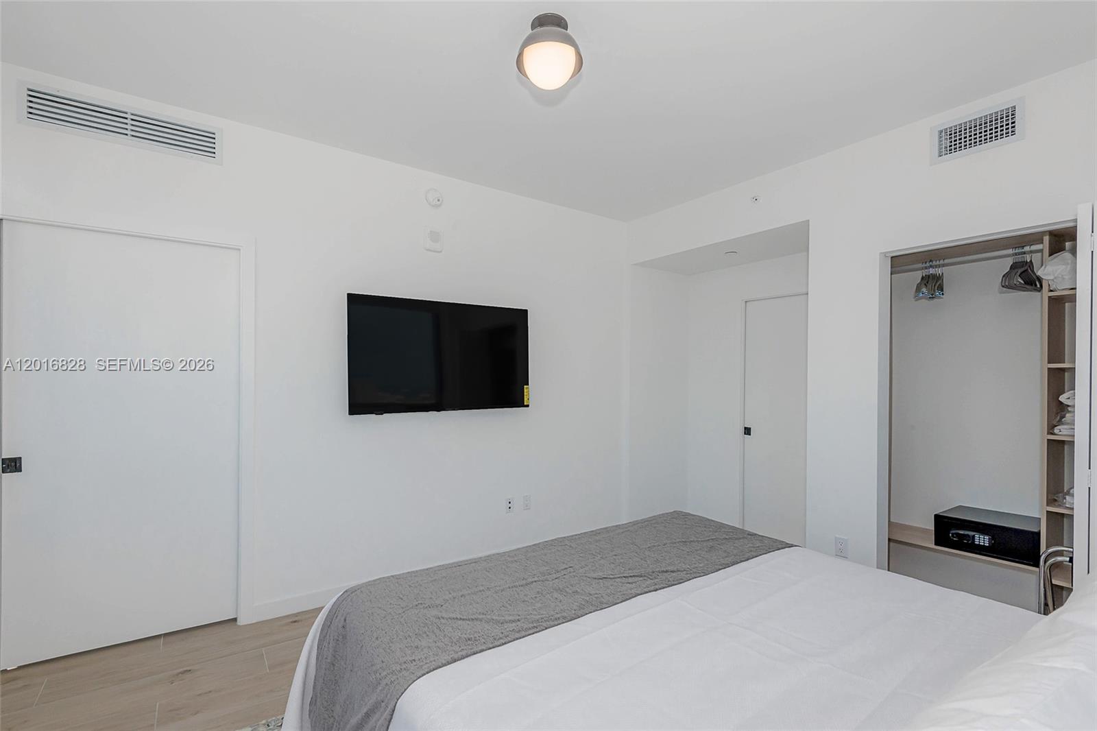 225 N Miami Ave #2801 Miami, FL 33128