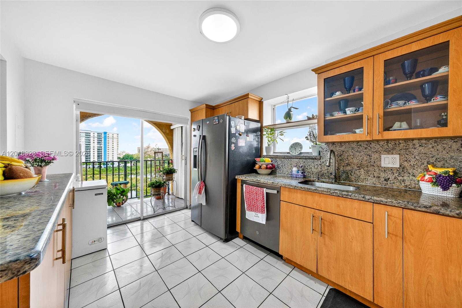 4801 NW 7th St Miami, FL 33126