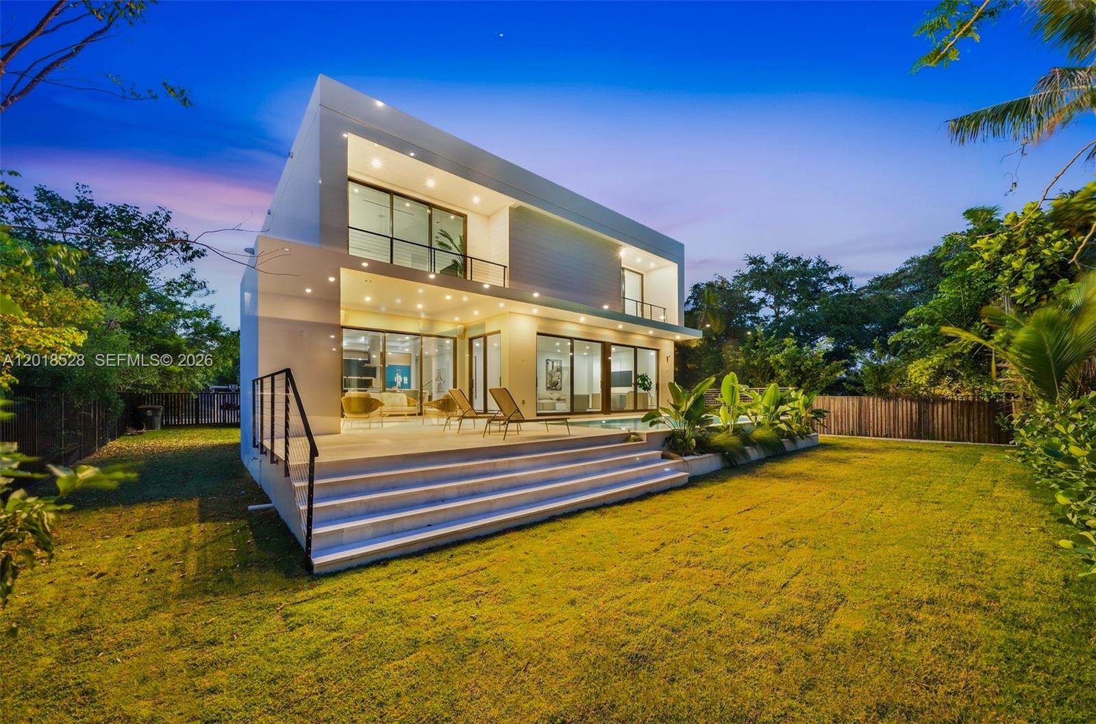 2096 Alamanda Dr North Miami, FL 33181
