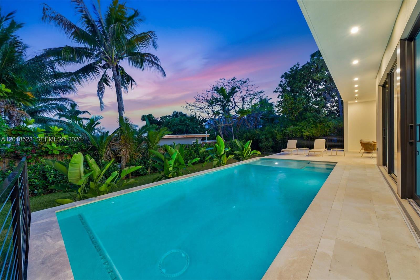 2096 Alamanda Dr North Miami, FL 33181