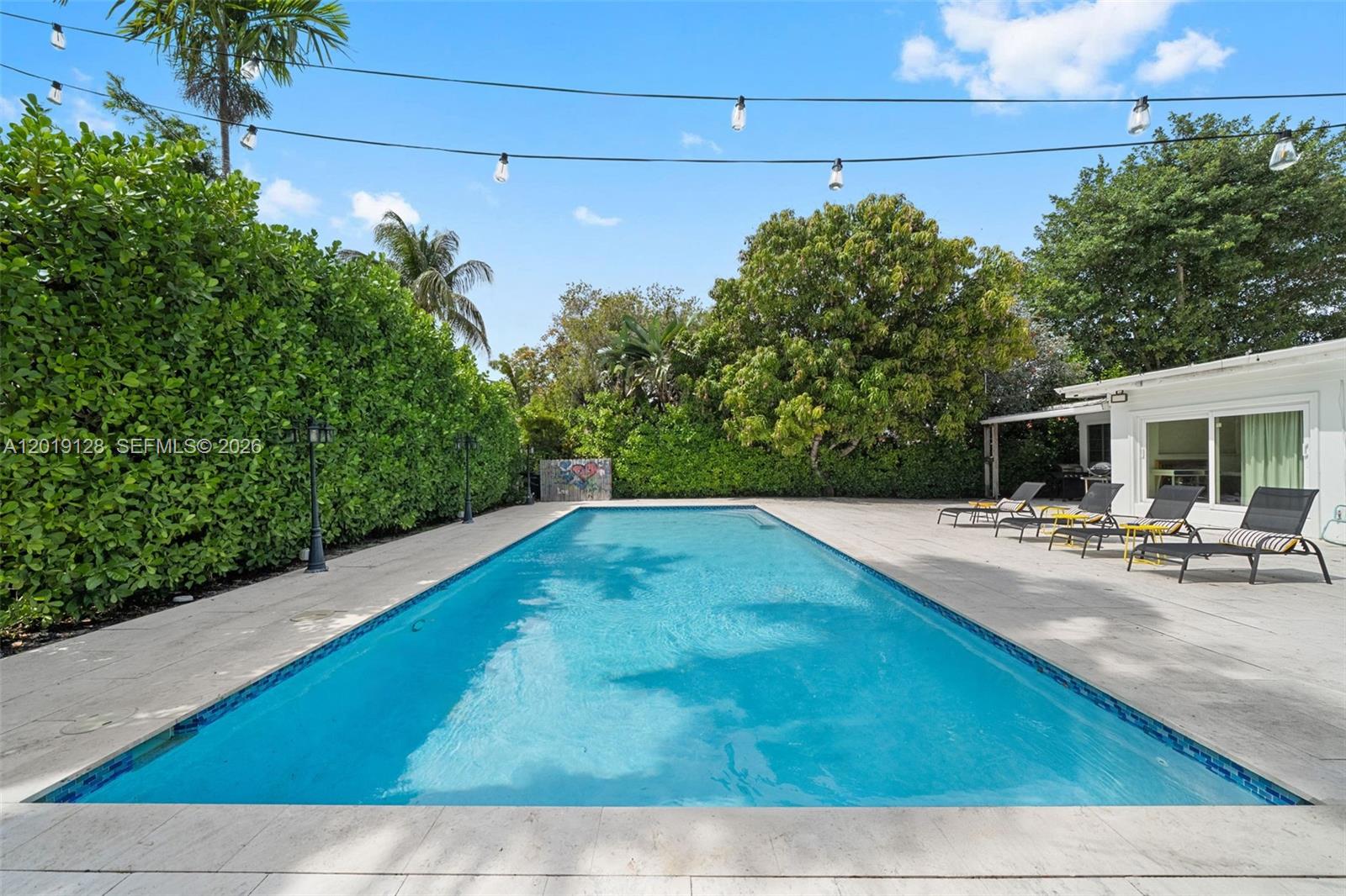 3758 Prairie Ave Miami Beach, FL 33140