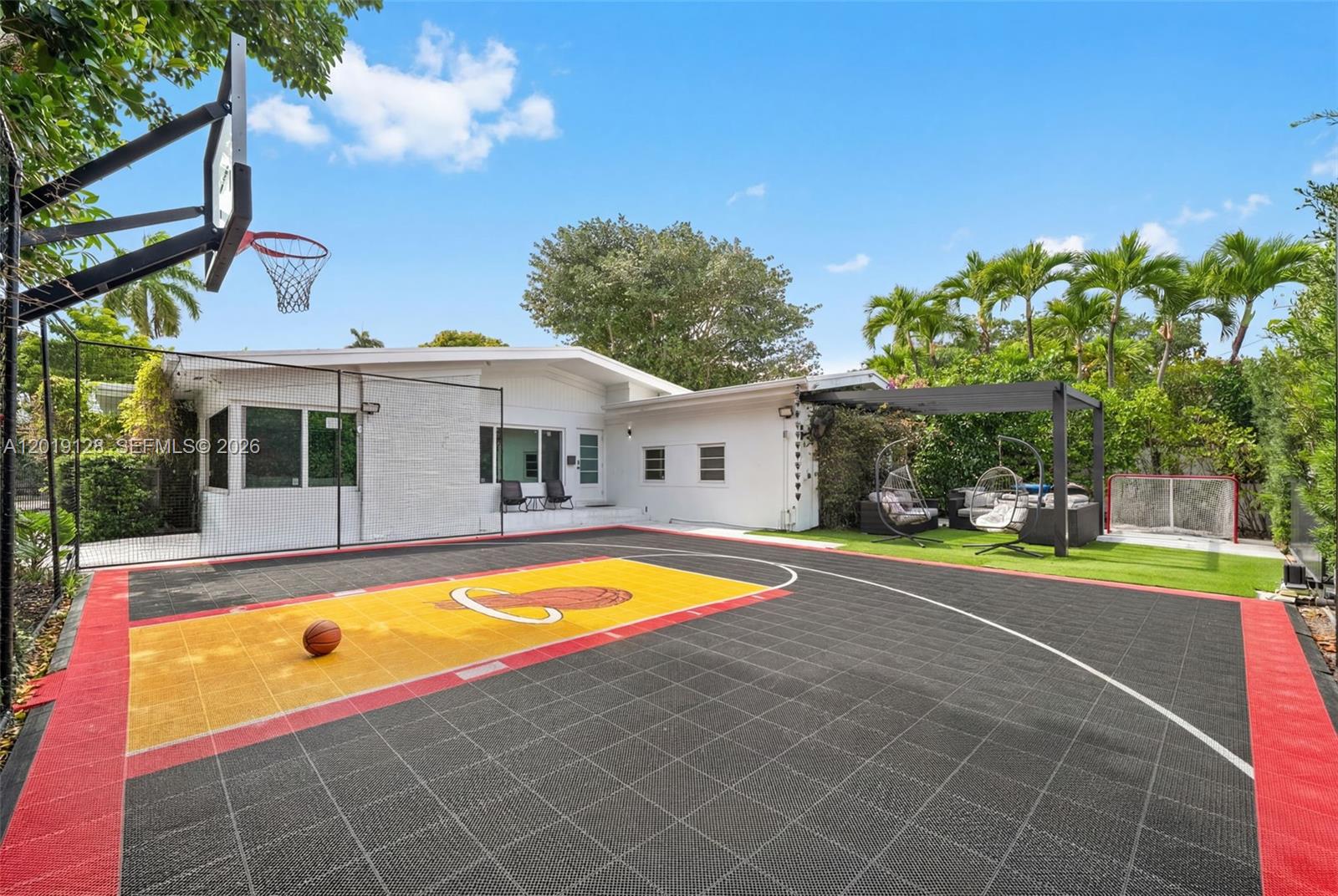 3758 Prairie Ave Miami Beach, FL 33140