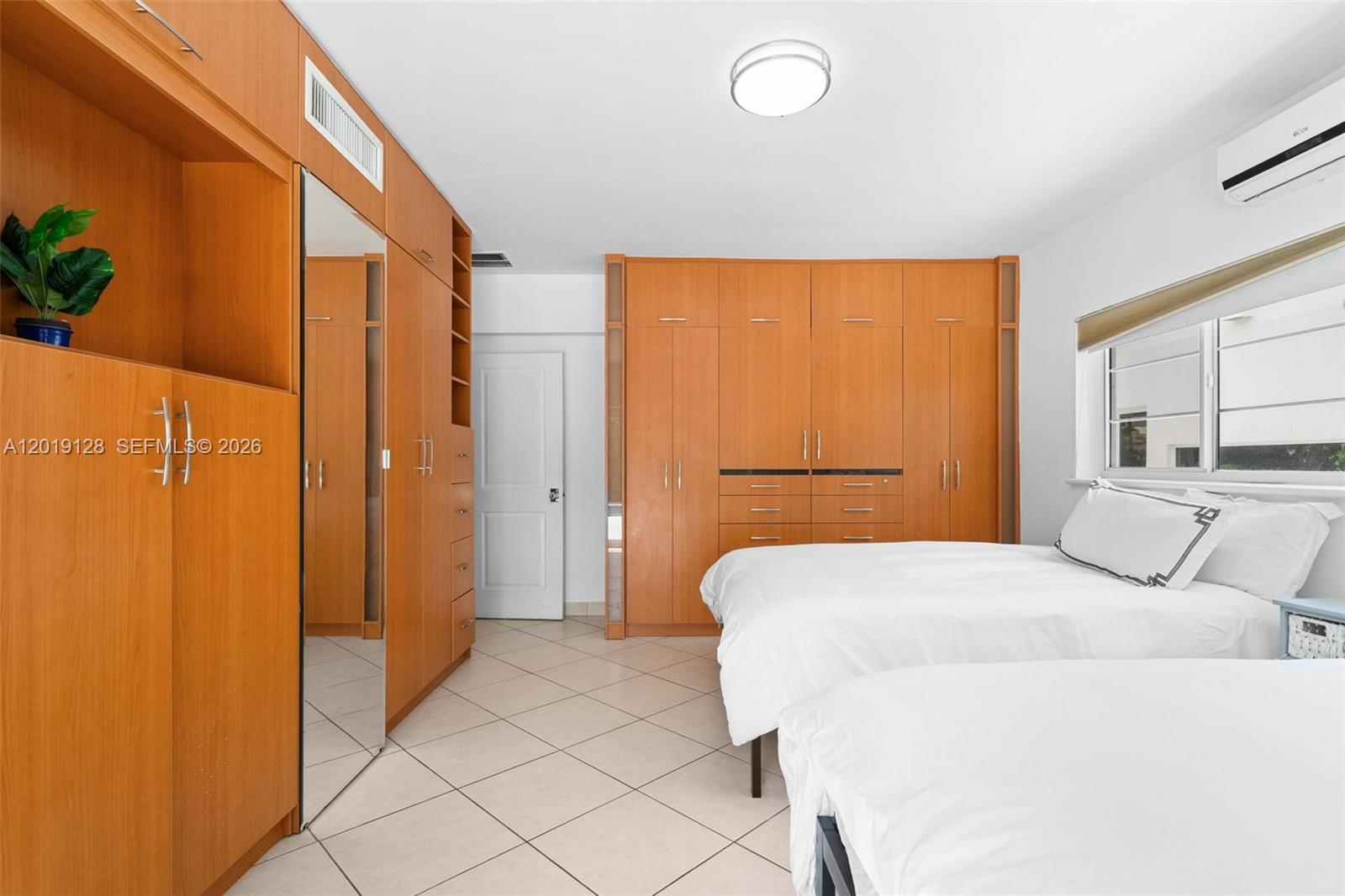 3758 Prairie Ave Miami Beach, FL 33140