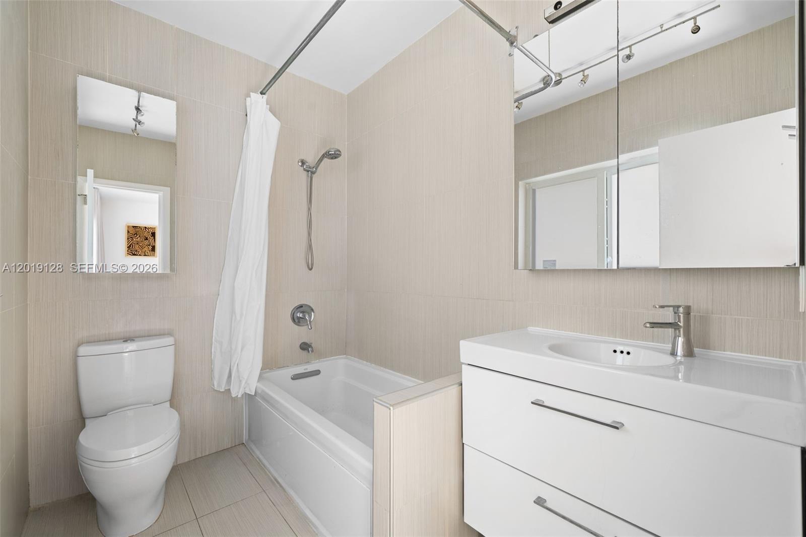3758 Prairie Ave Miami Beach, FL 33140
