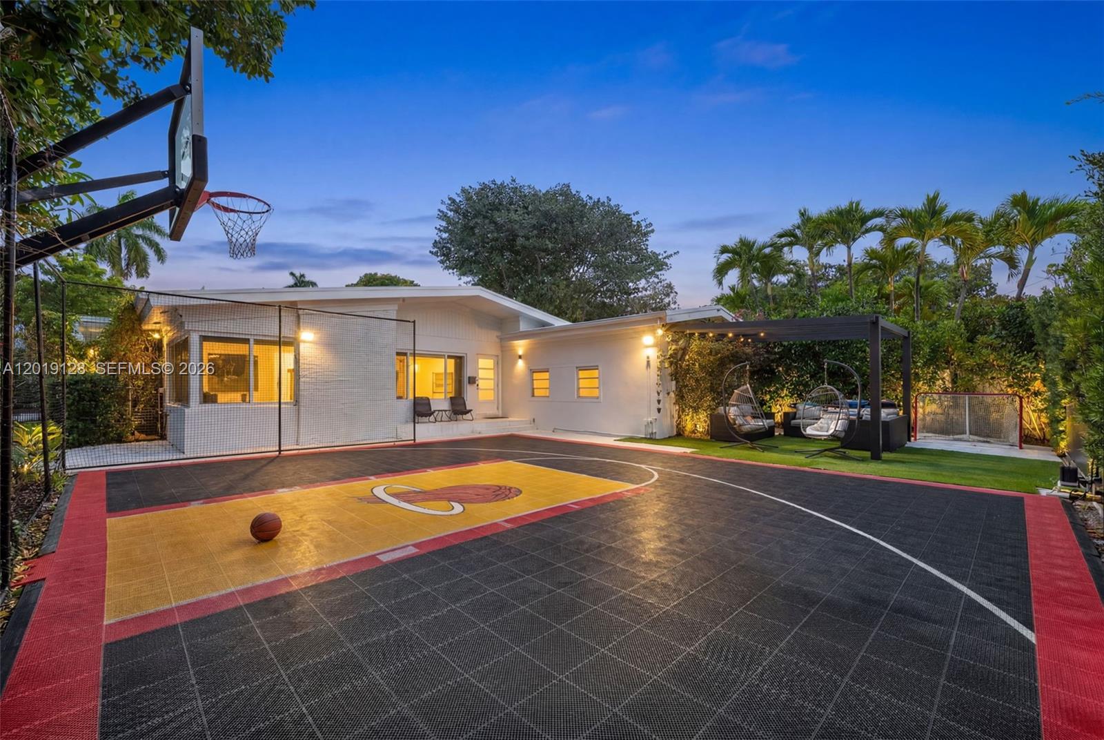3758 Prairie Ave Miami Beach, FL 33140
