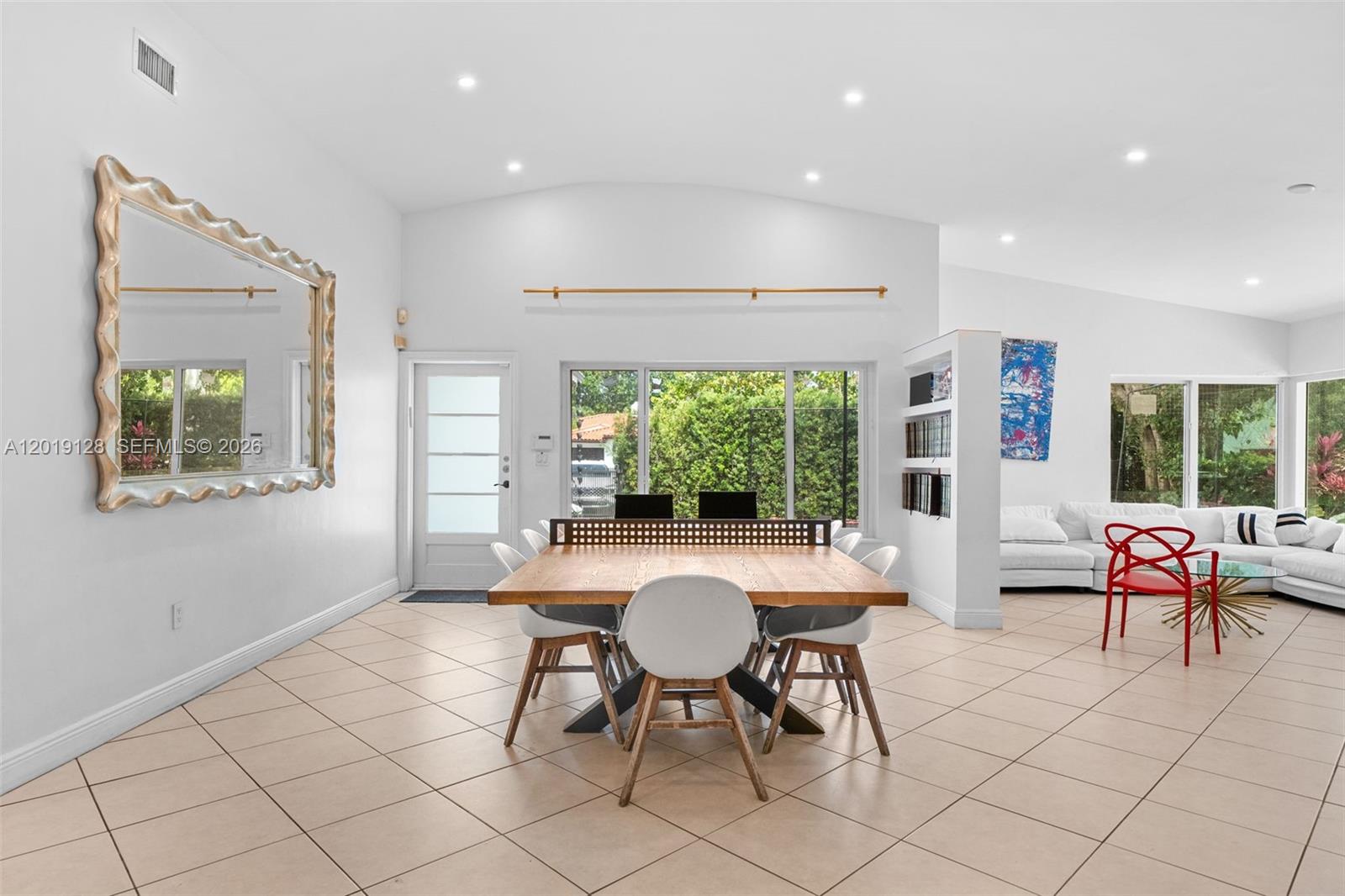 3758 Prairie Ave Miami Beach, FL 33140