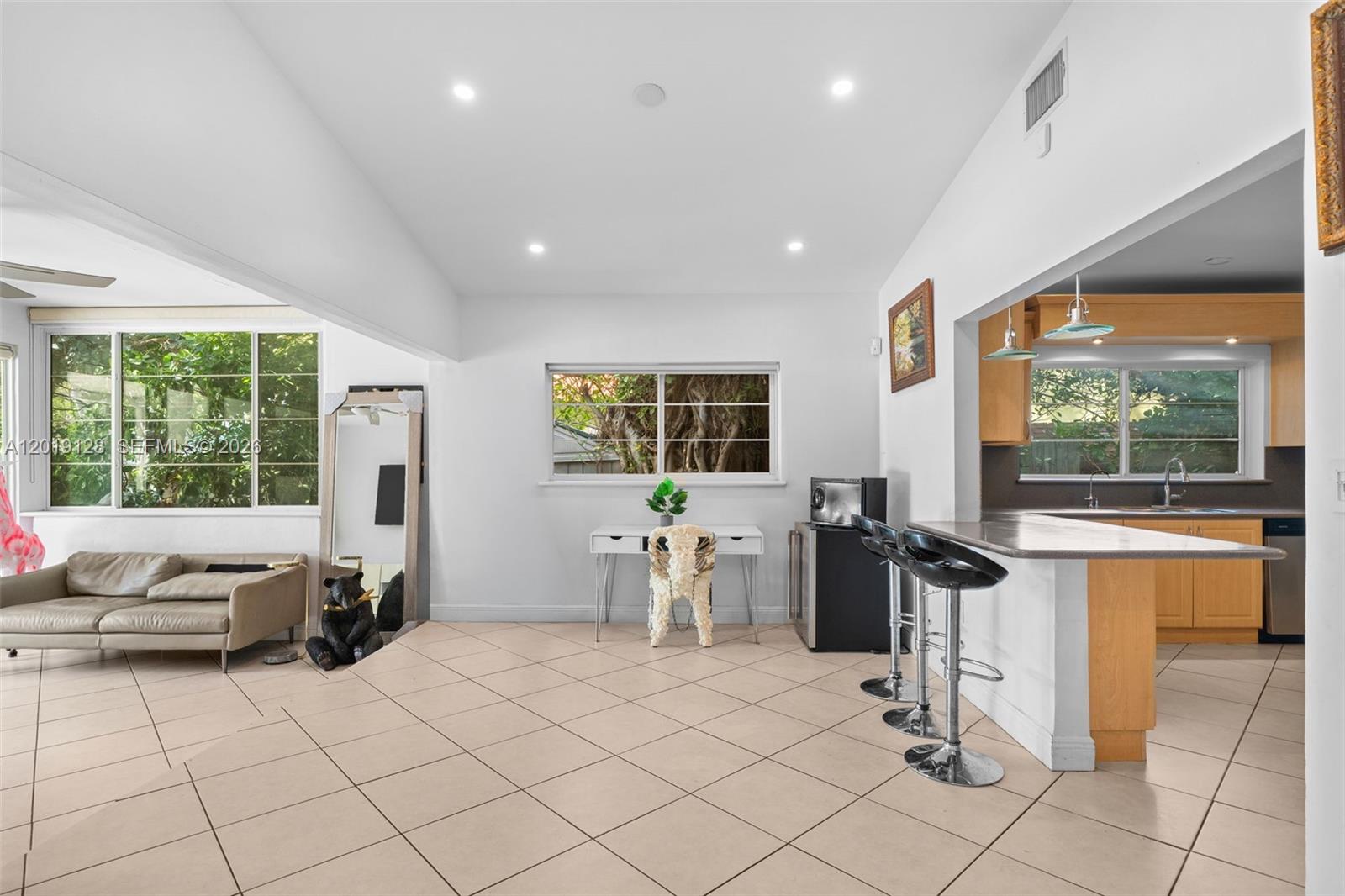 3758 Prairie Ave Miami Beach, FL 33140