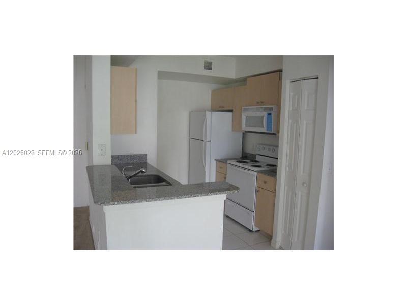 2564 Centergate Dr #106 Miramar, FL 33025
