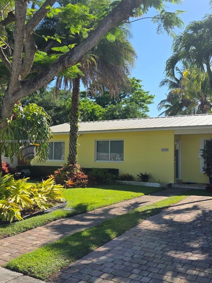 8040 SW 63rd Pl Miami, FL 33143