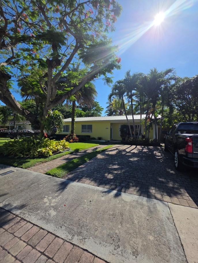 8040 SW 63rd Pl Miami, FL 33143