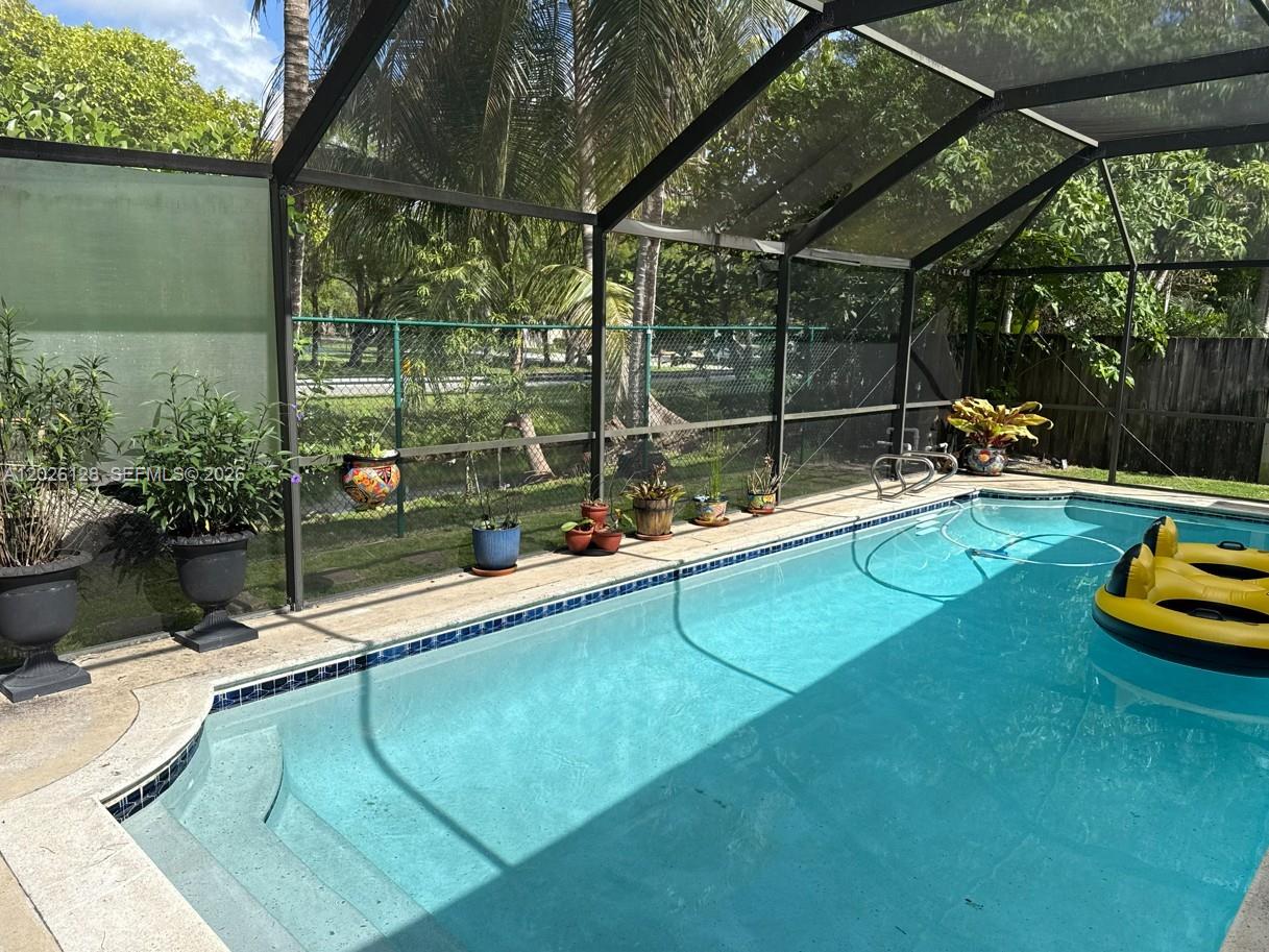 8040 SW 63rd Pl Miami, FL 33143