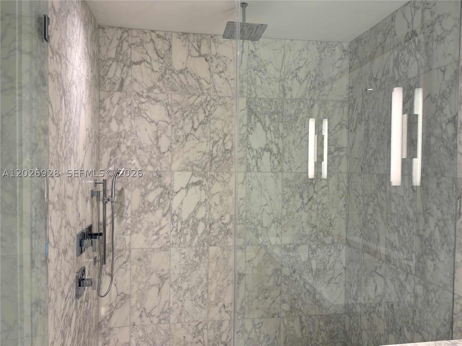 image Una Residences10