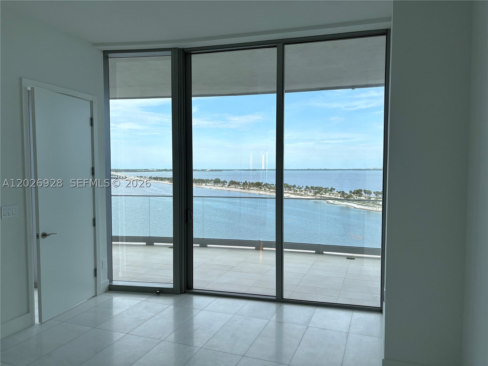 image Una Residences8