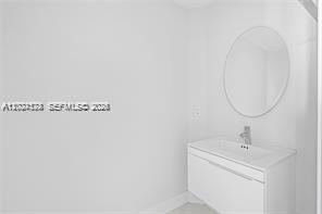 17111 Biscayne Blvd #1210 North Miami Beach, FL 33160