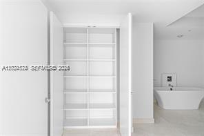 17111 Biscayne Blvd #1210 North Miami Beach, FL 33160