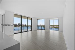 17111 Biscayne Blvd #1210 North Miami Beach, FL 33160