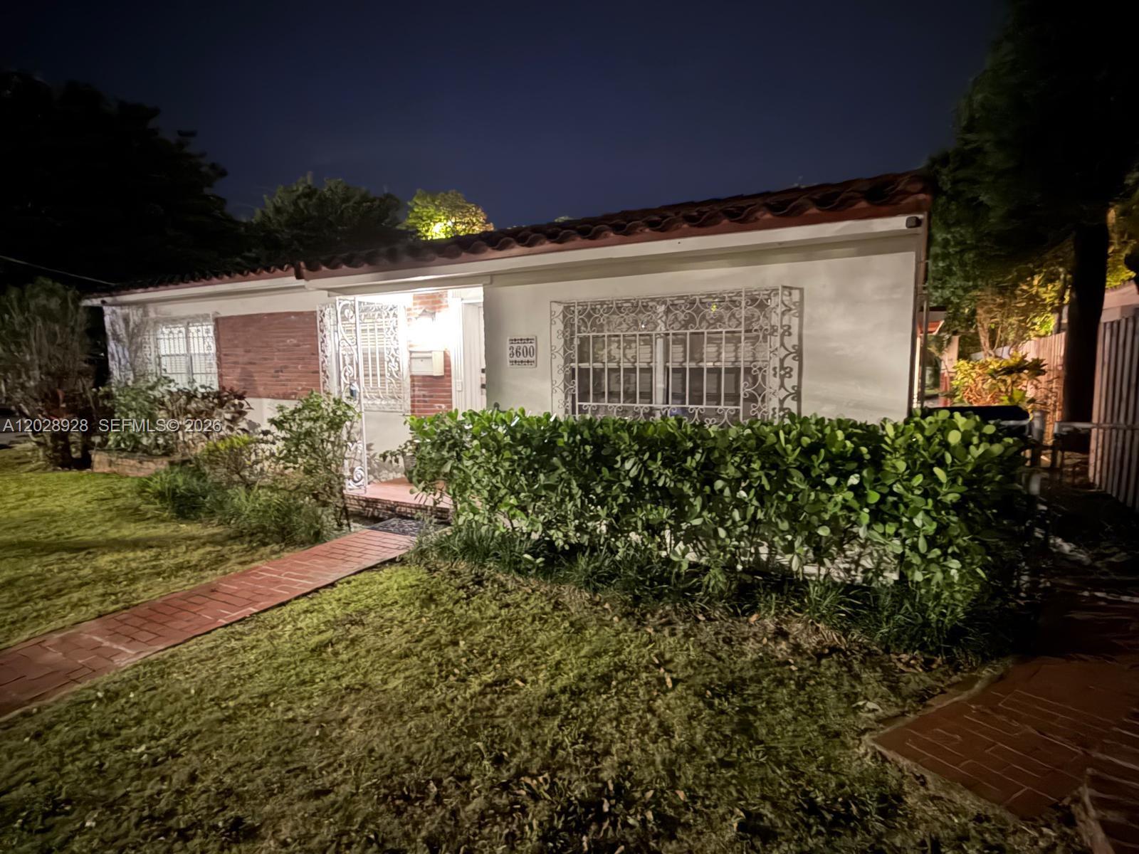 3600 SW 26th St