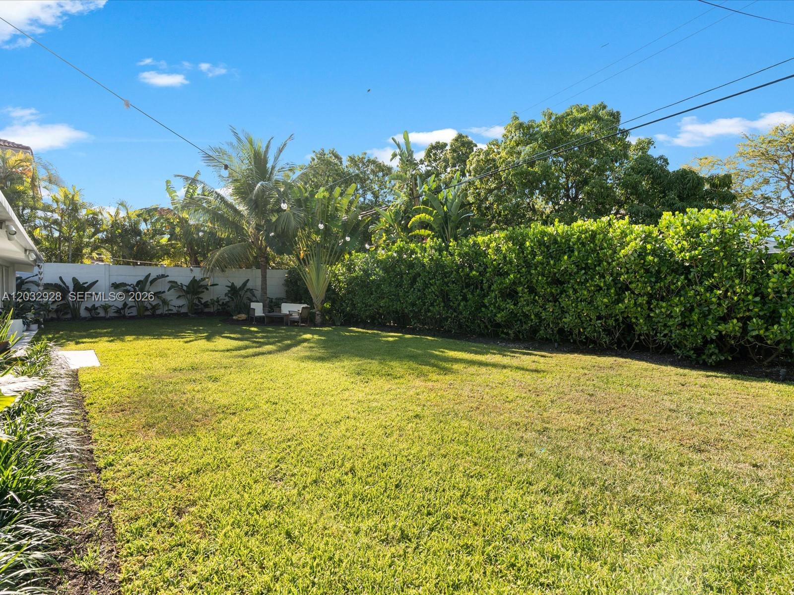 1945 Alamanda Dr North Miami, FL 33181