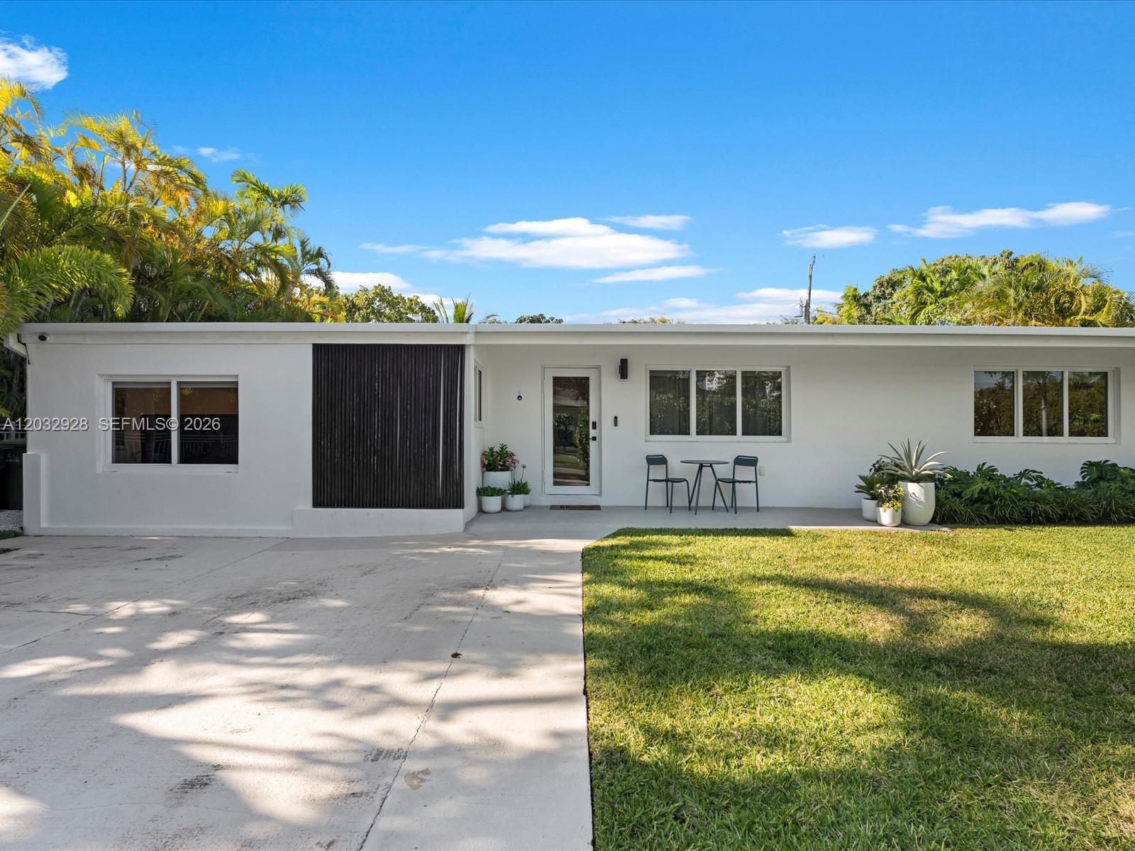 1945 Alamanda Dr North Miami, FL 33181