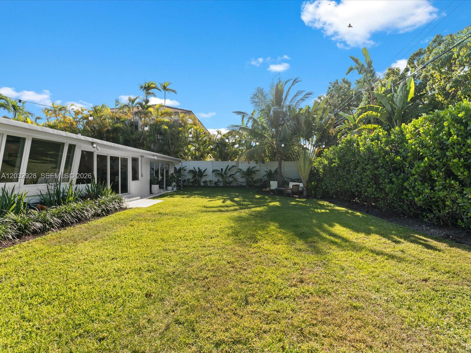 1945 Alamanda Dr North Miami, FL 33181