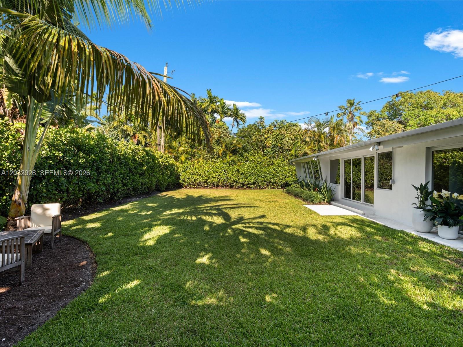 1945 Alamanda Dr North Miami, FL 33181