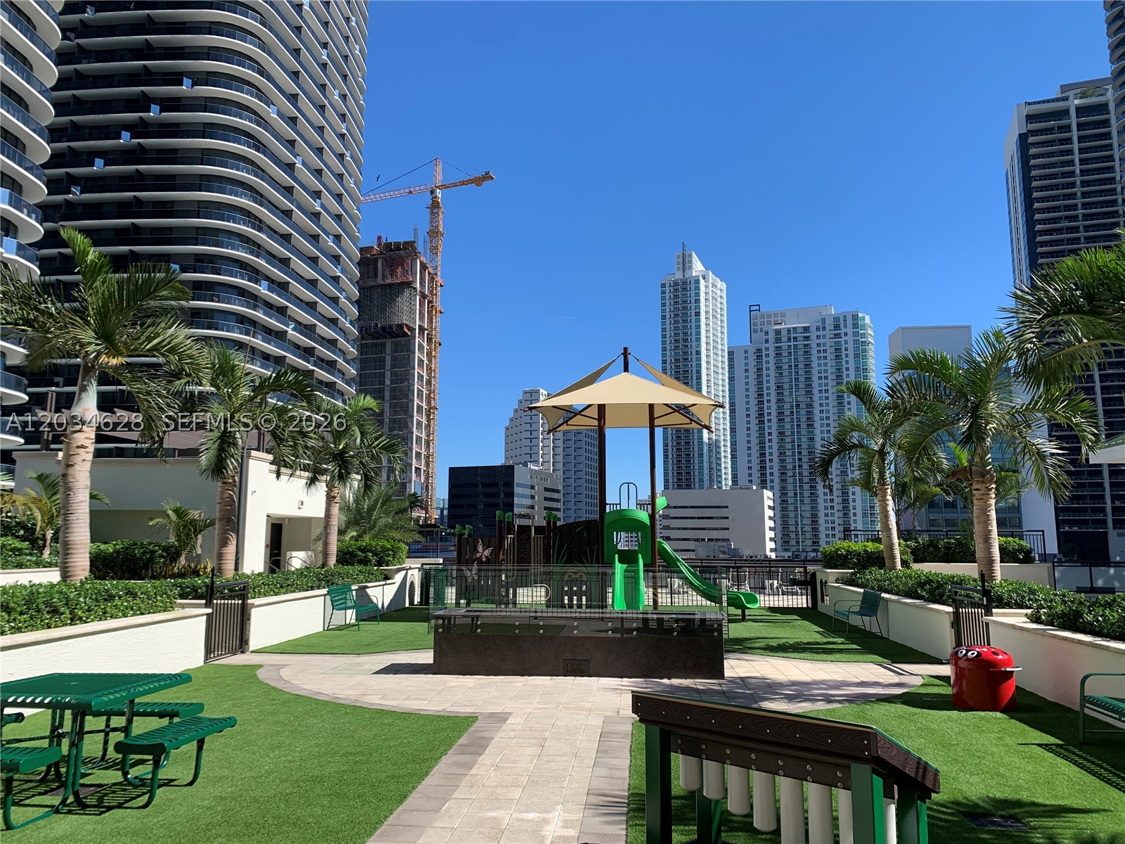 image Nine at Mary Brickell Village25