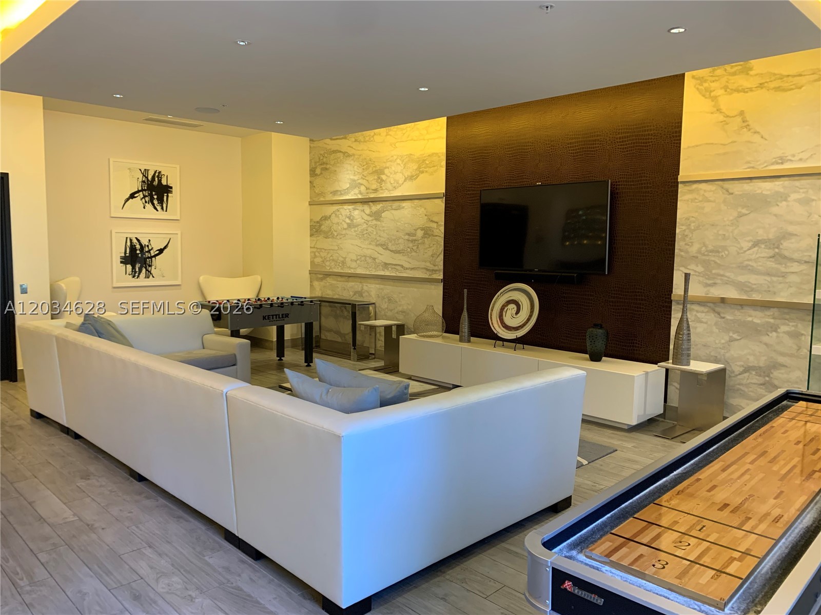 image Nine at Mary Brickell Village28