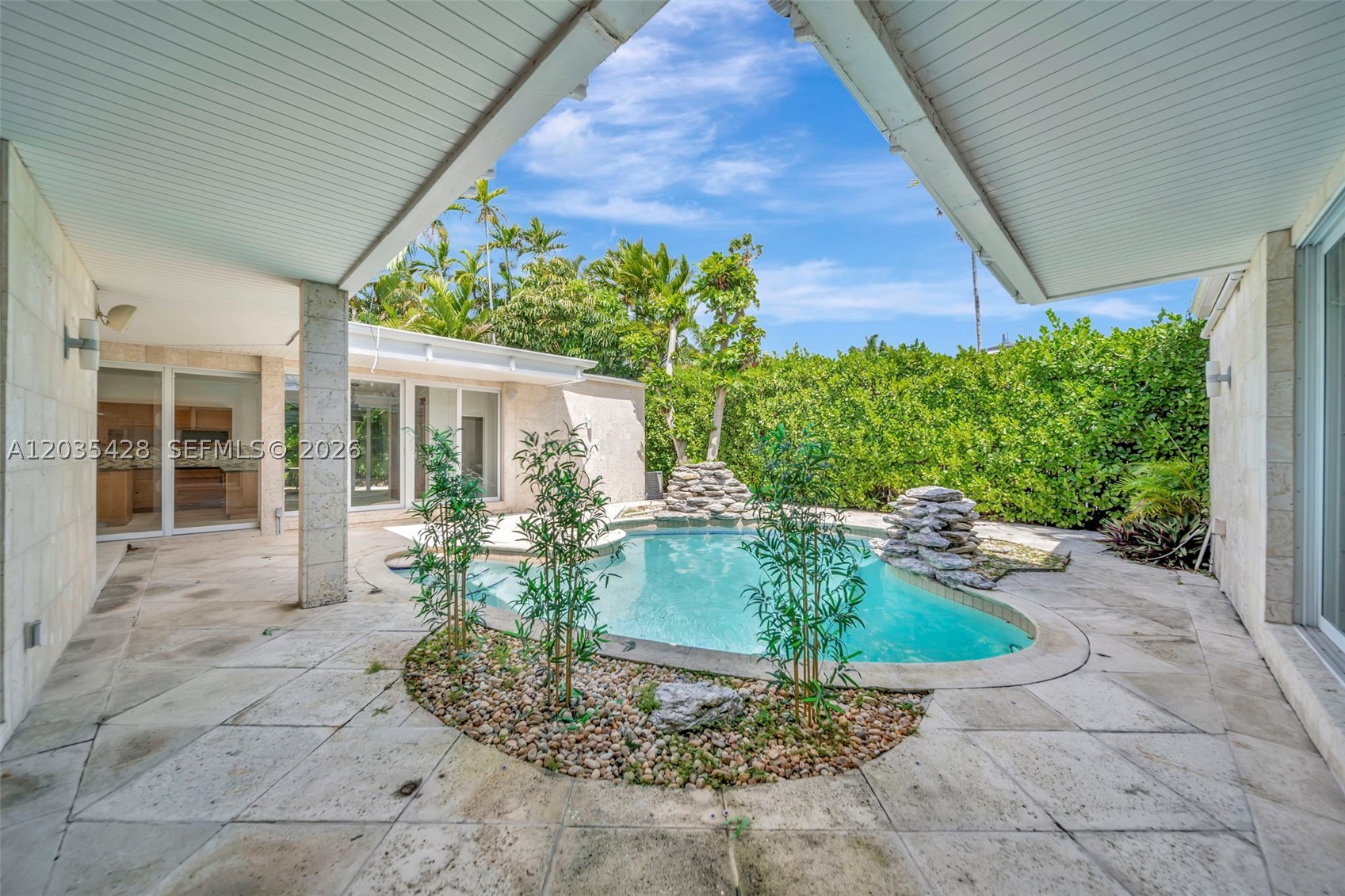 111 S Hibiscus Dr Miami Beach, FL 33139