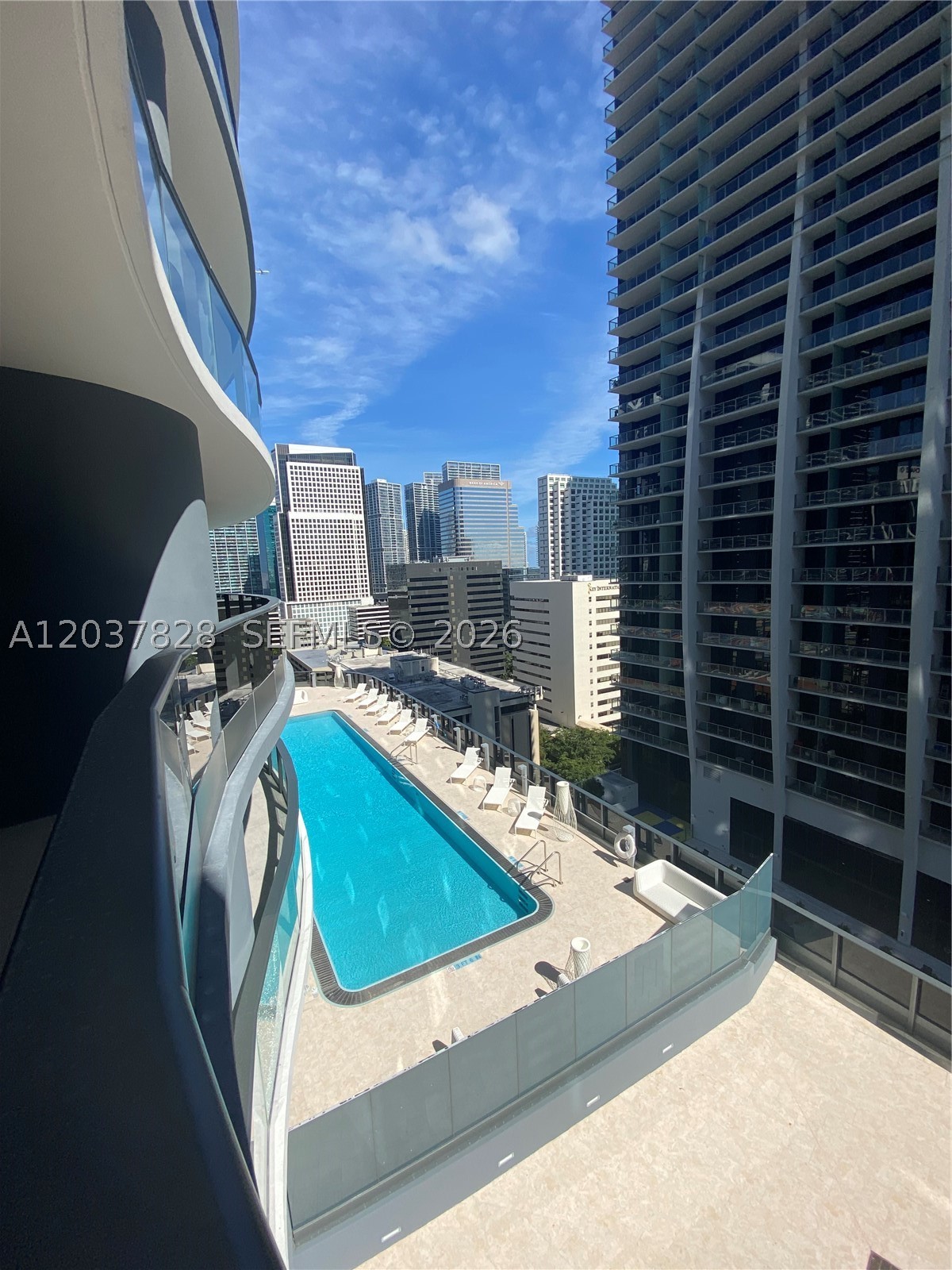 image Brickell Flatiron35