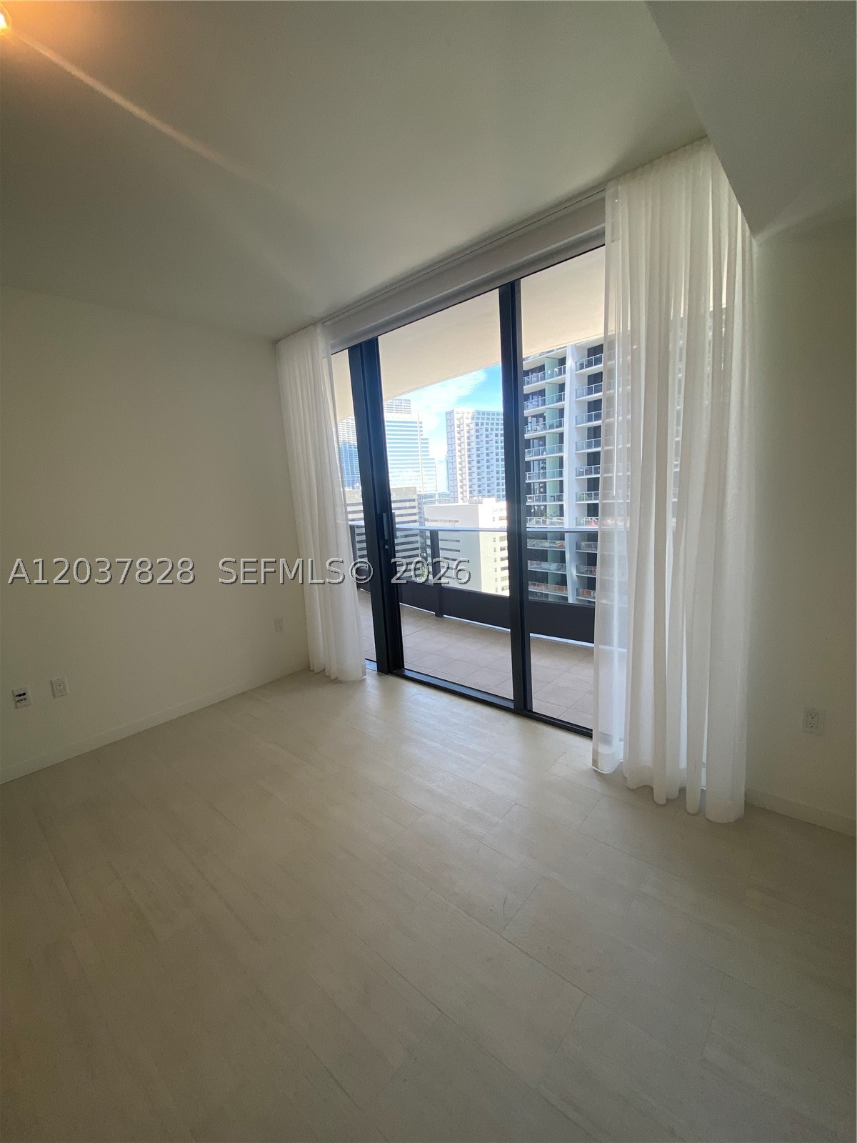 image Brickell Flatiron5