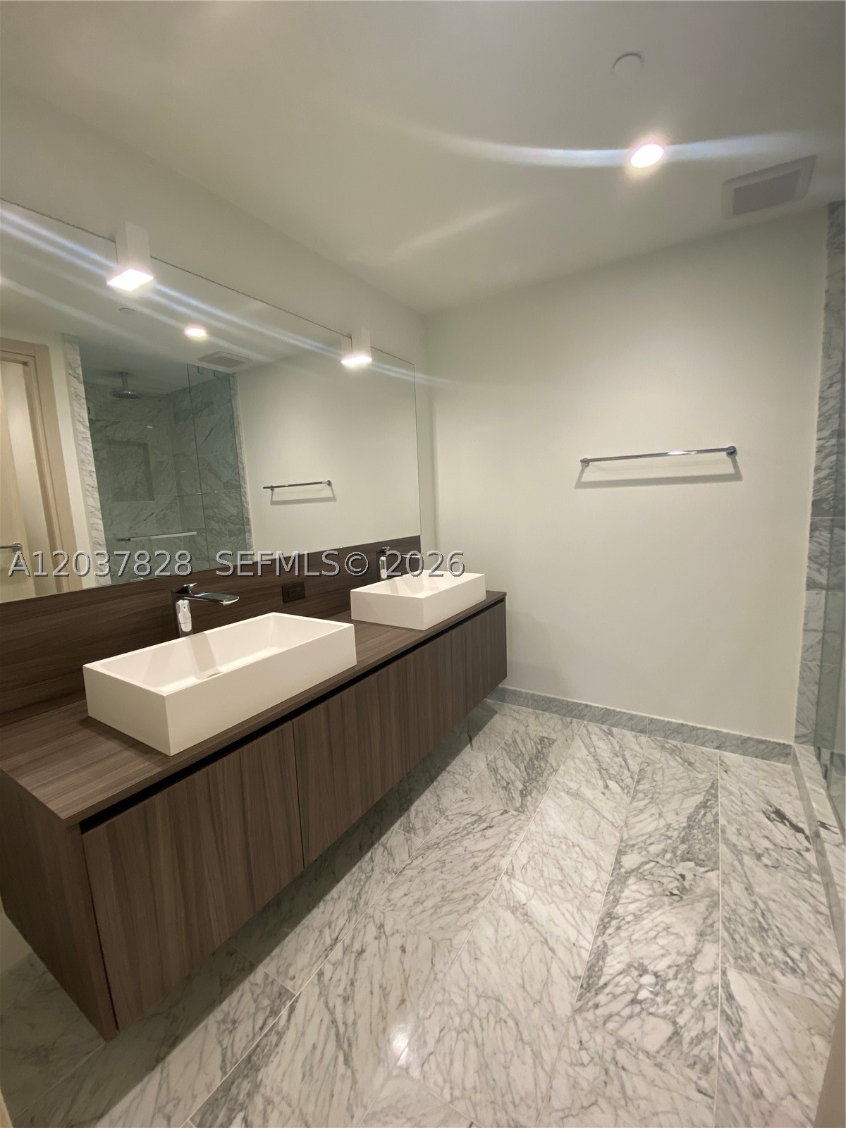 image Brickell Flatiron6