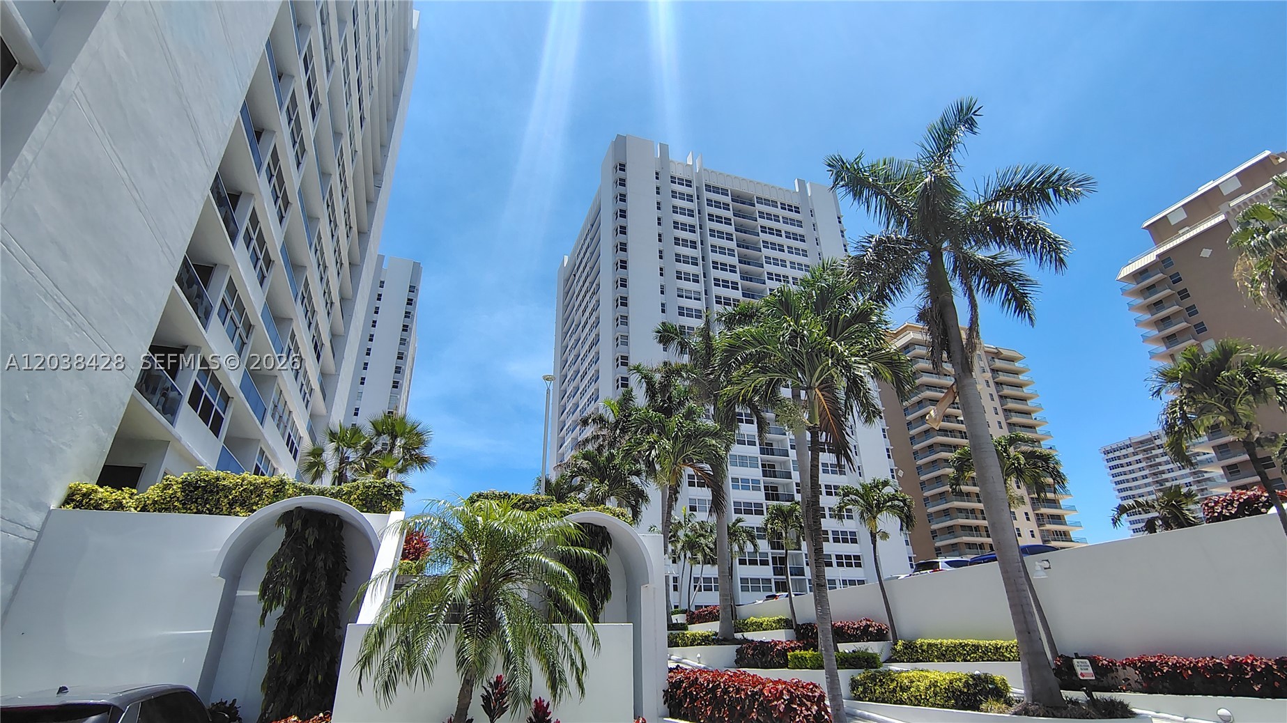 1904 S Ocean Dr #1807