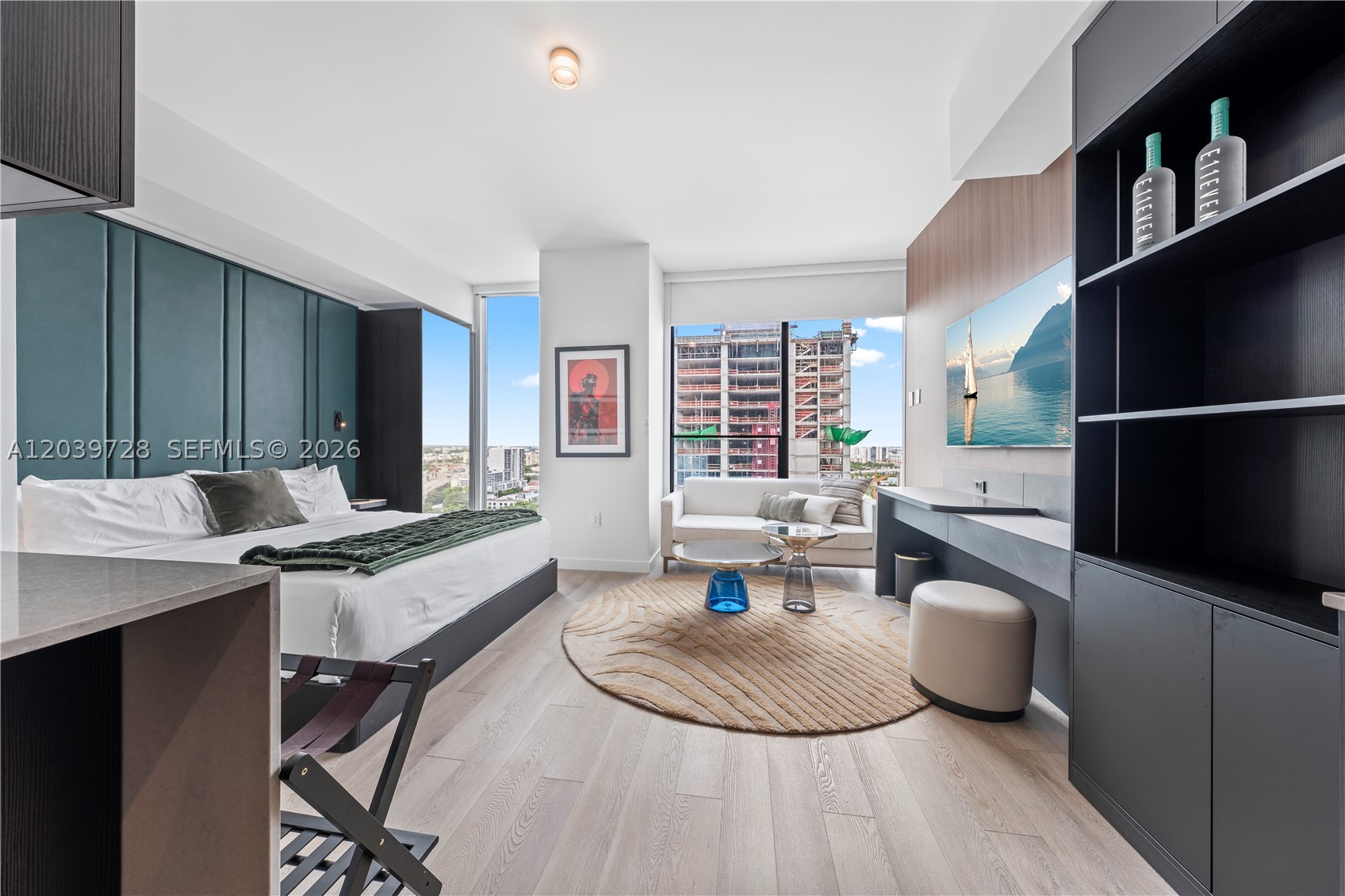 image E11EVEN Hotel & Residences10