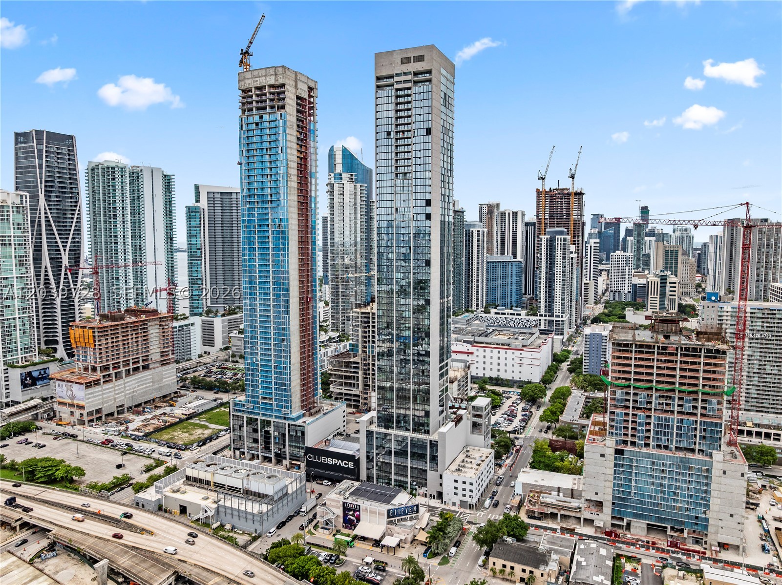 image E11EVEN Hotel & Residences2