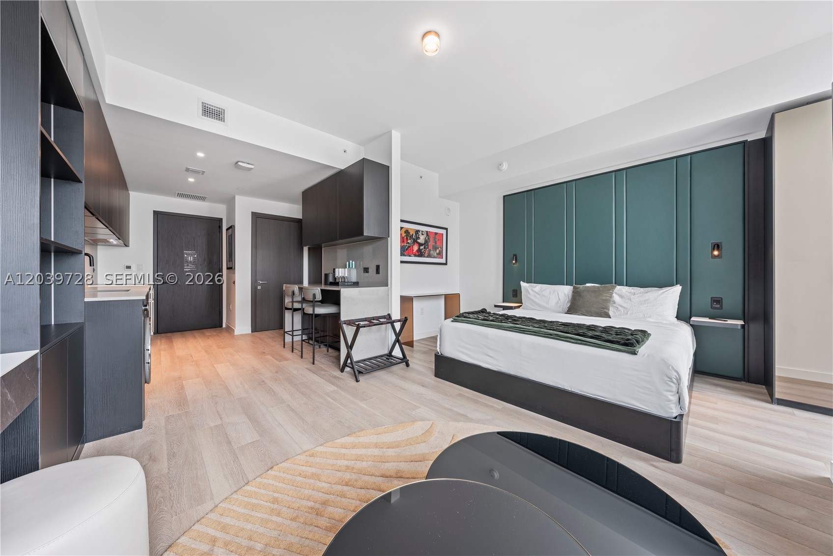 image E11EVEN Hotel & Residences7