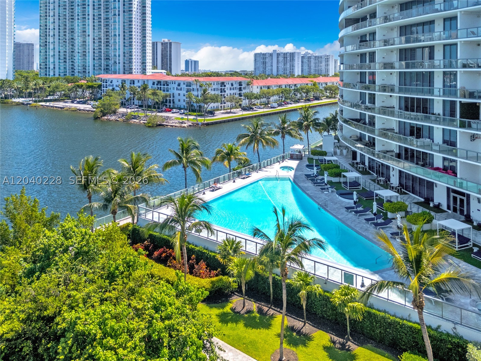 image Echo Aventura81