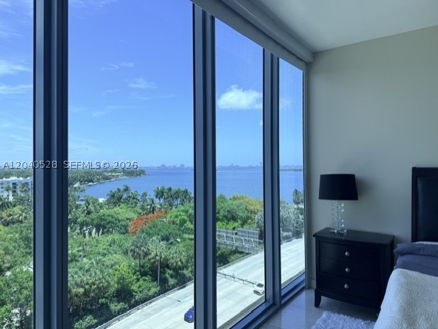 image Blue on the Bay12