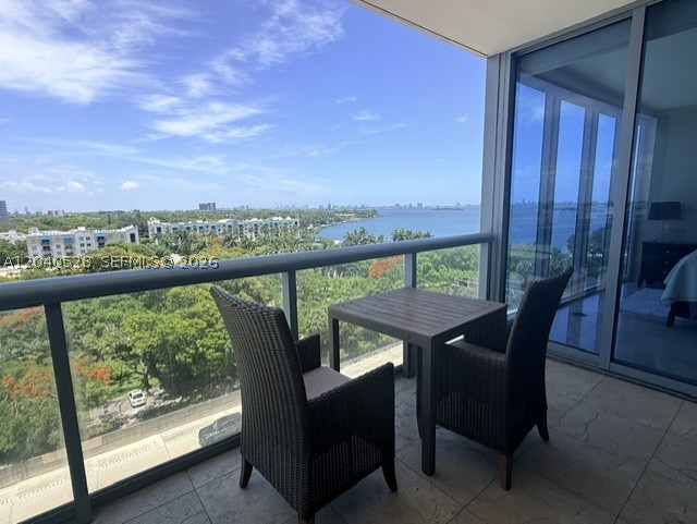 image Blue on the Bay17