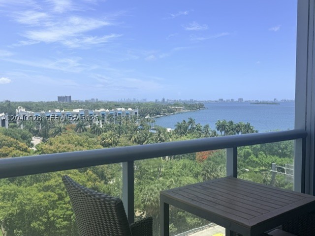 image Blue on the Bay20