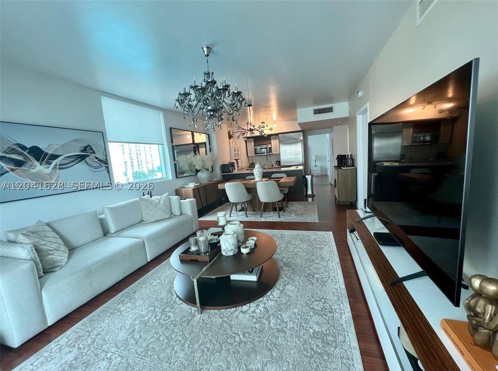500 Brickell Ave #1410 Miami, FL 33131