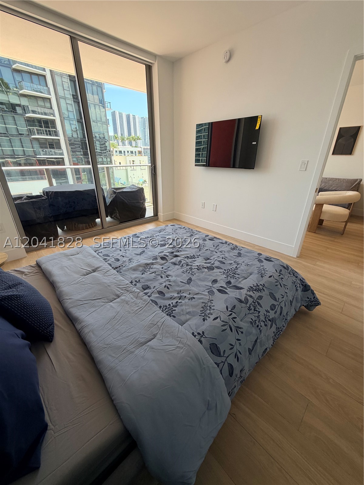 90 NE 32nd St #707 Miami, FL 33137