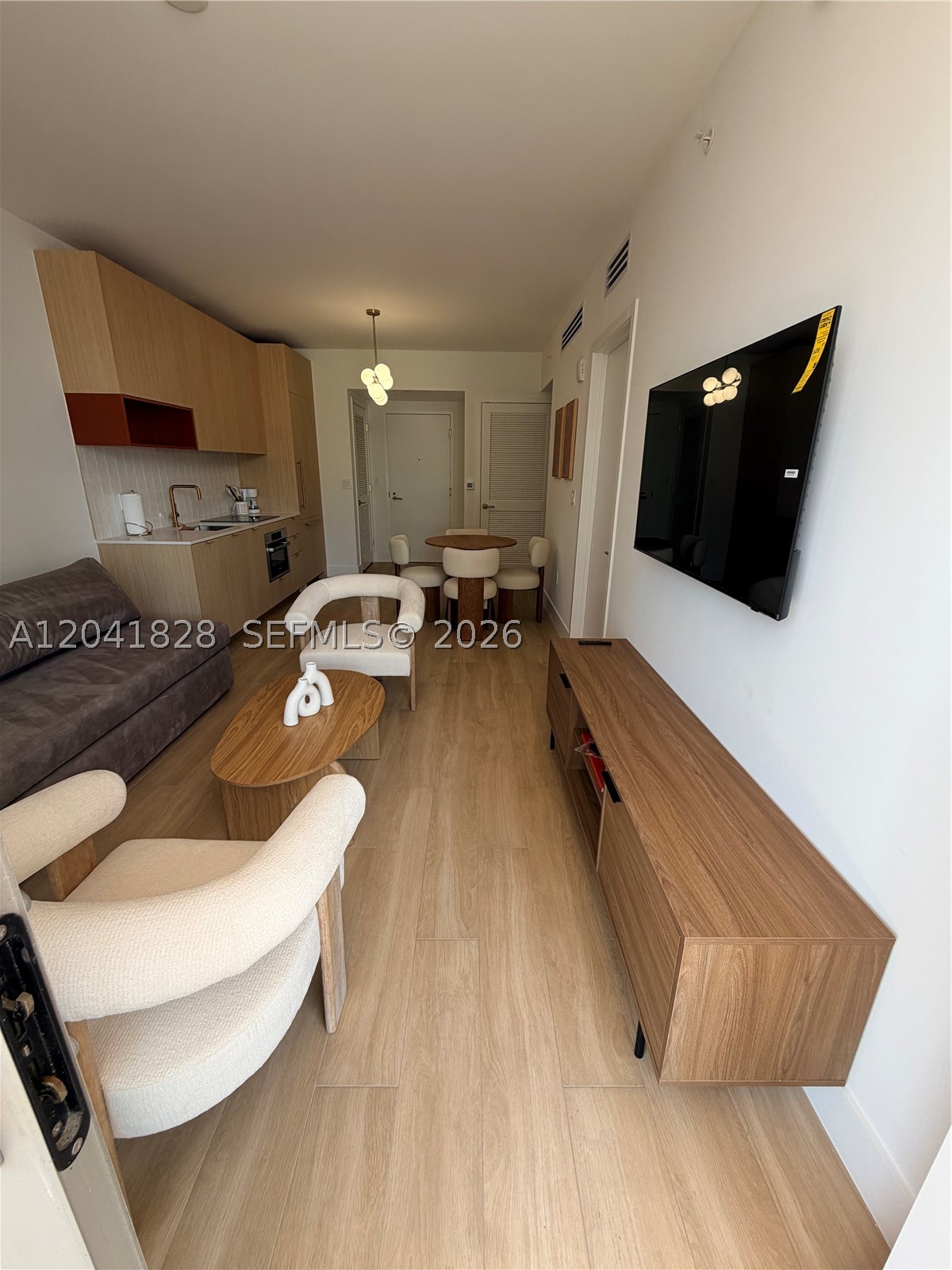 90 NE 32nd St #707 Miami, FL 33137