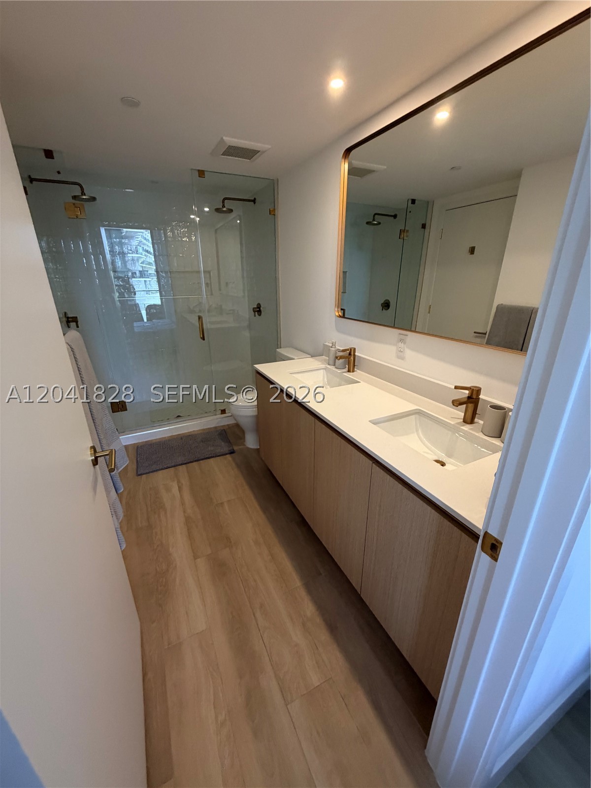 90 NE 32nd St #707 Miami, FL 33137