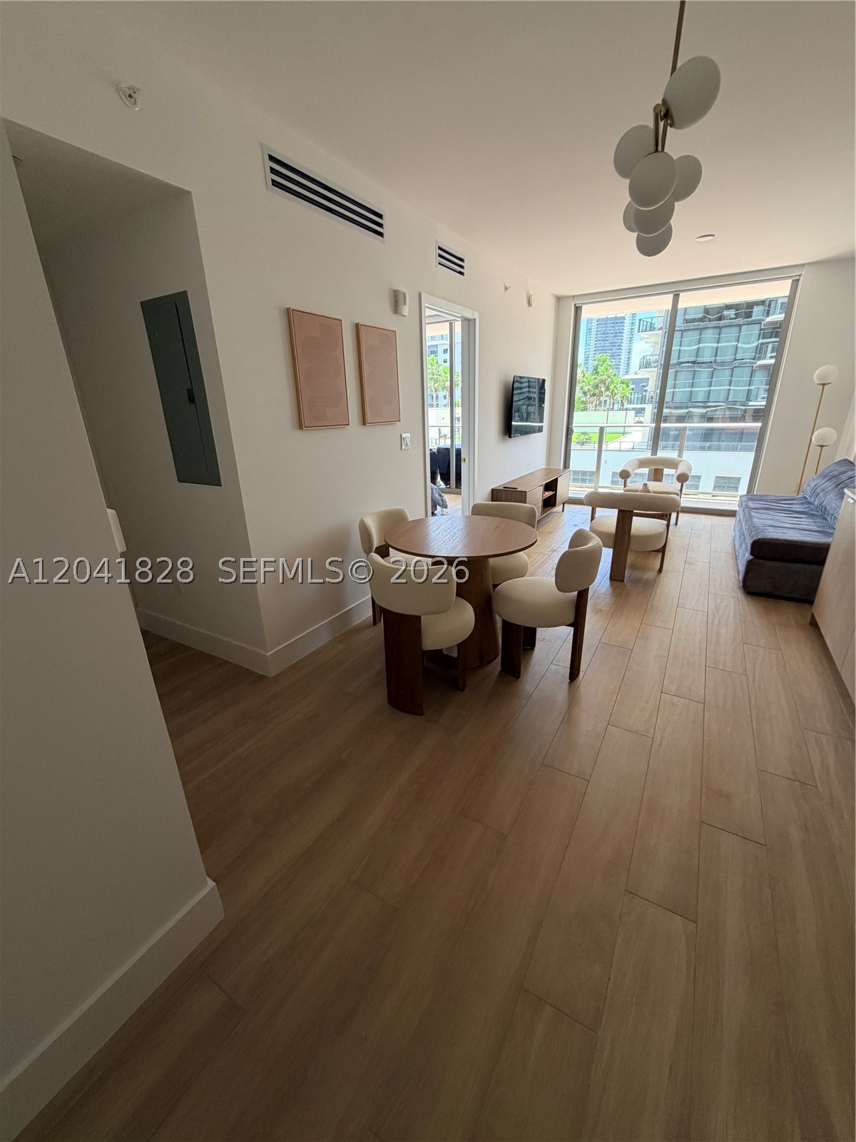 90 NE 32nd St #707 Miami, FL 33137